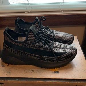 Danskin tennis shoes